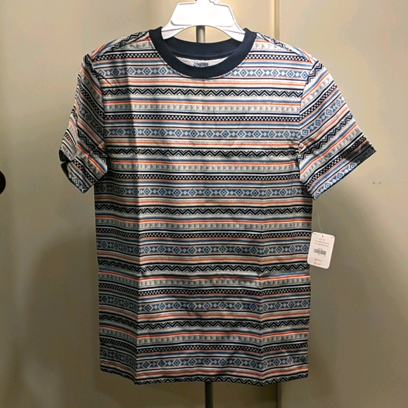 Bundle of a Gymboree tee and a pair of Gap shorts - Picture 2 of 6